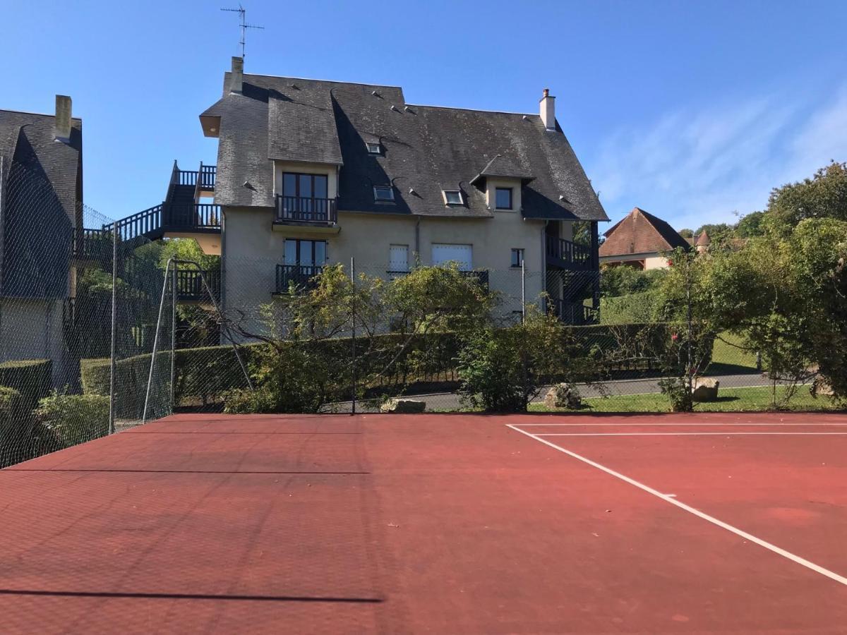 Residence Le Manoir Du Mont Canisy Piscine & Tennis ドーヴィル エクステリア 写真